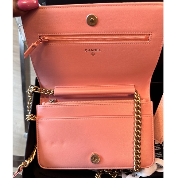 💯🥰❤️ CHANEL Caviar Quilted Boy Wallet On Chain WOC Pink - Picture 12 of 16